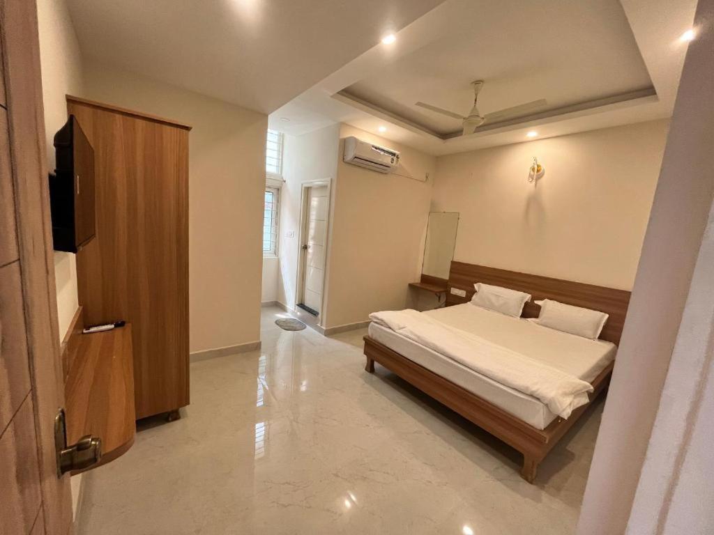 Seema Palace Inn 1 Km From Railwaystaion Mysore Exterior photo